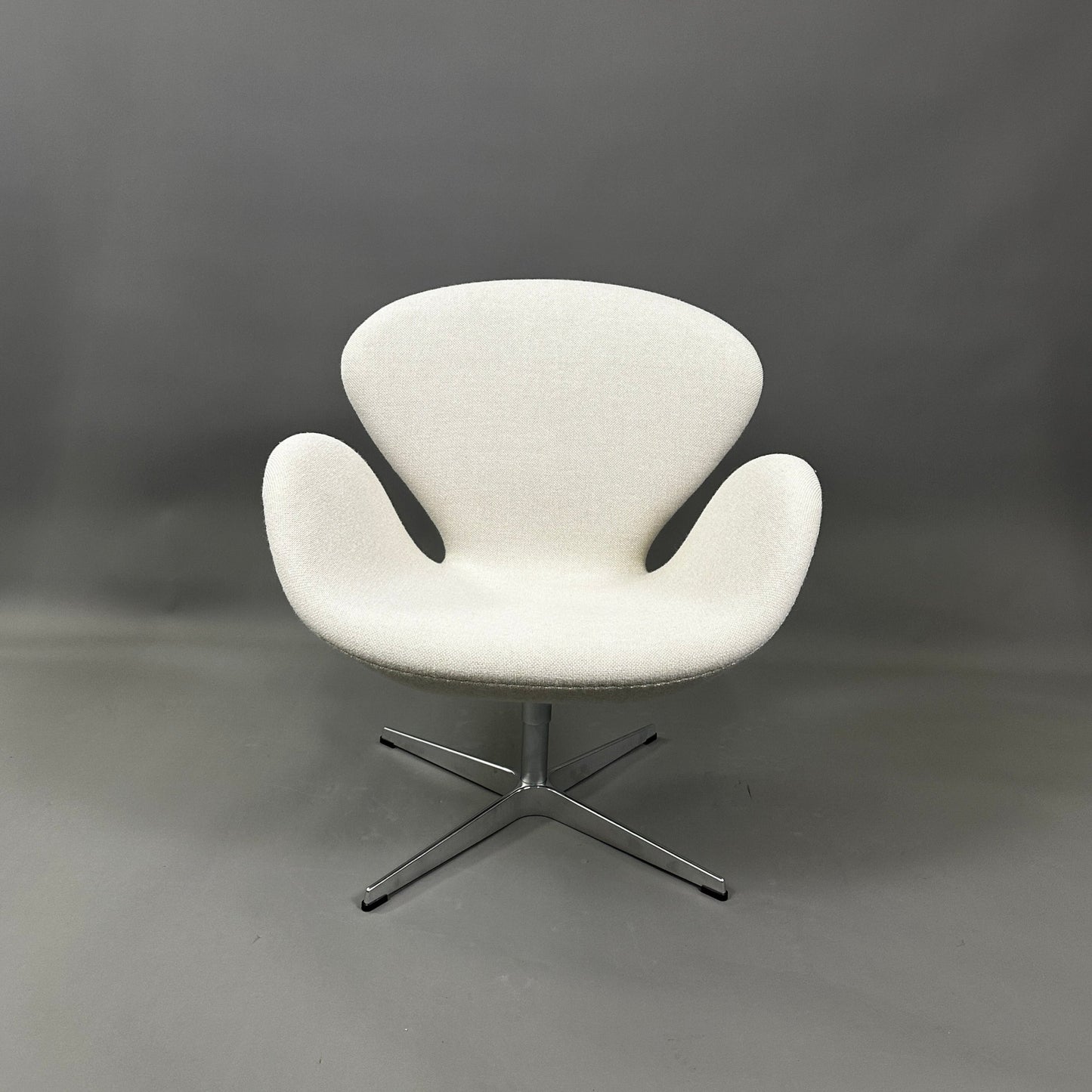 Fritz Hansen Swan Chair hellbeige