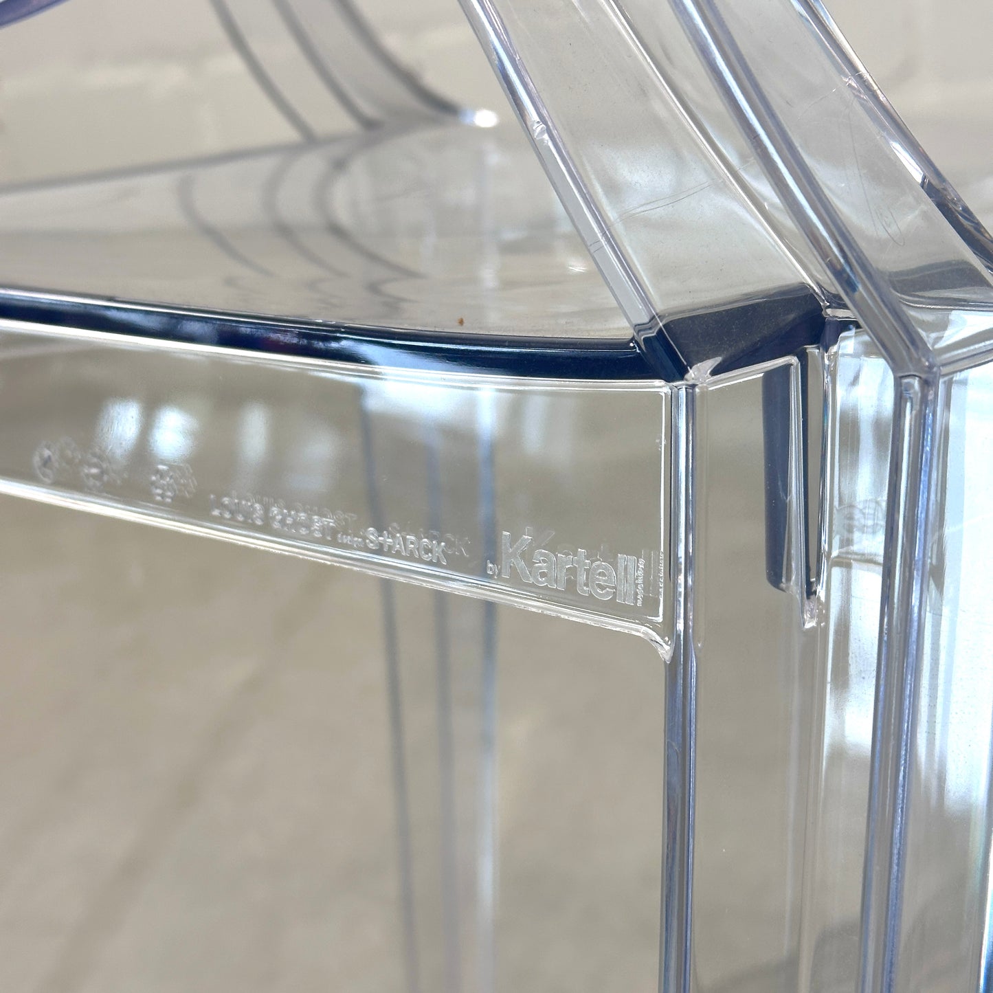 Kartell Louis Ghost Stuhl transparent