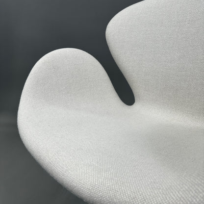 Fritz Hansen Swan Chair hellbeige