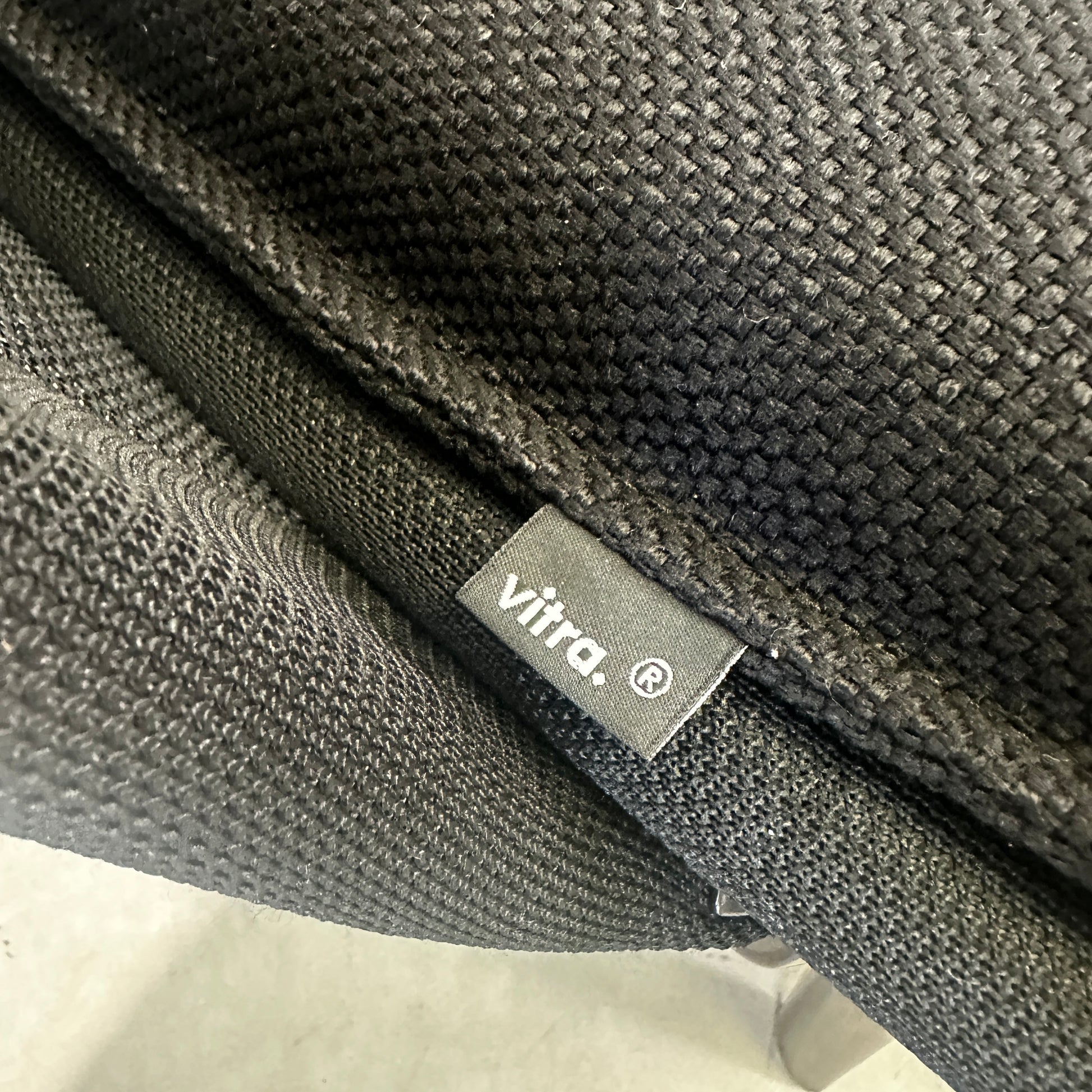 Vitra Slow Chair schwarz Netz