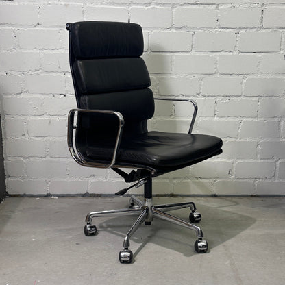Vitra EA 219 Leder schwarz Chrom (B-Ware)