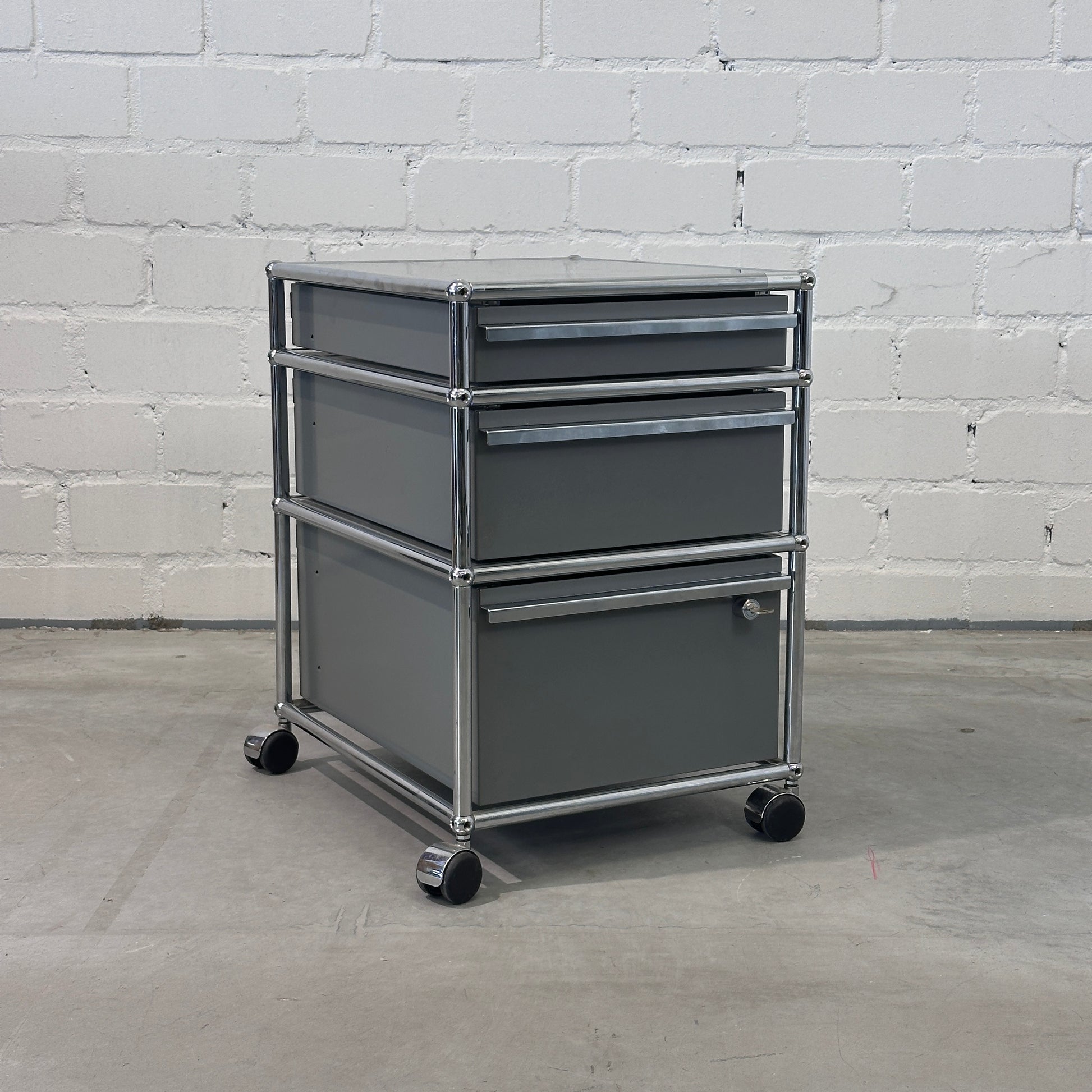 USM Haller Rollcontainer Mittelgrau 3 Auszüge 1x Schloss [AKTION -50€ ➜ GWG<800€]