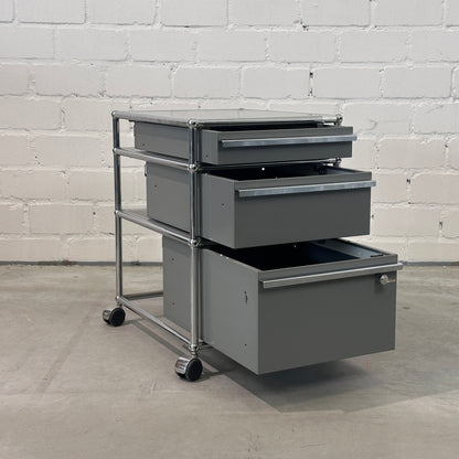 USM Haller Rollcontainer Mittelgrau 3 Auszüge 1x Schloss [AKTION -50€ ➜ GWG<800€]