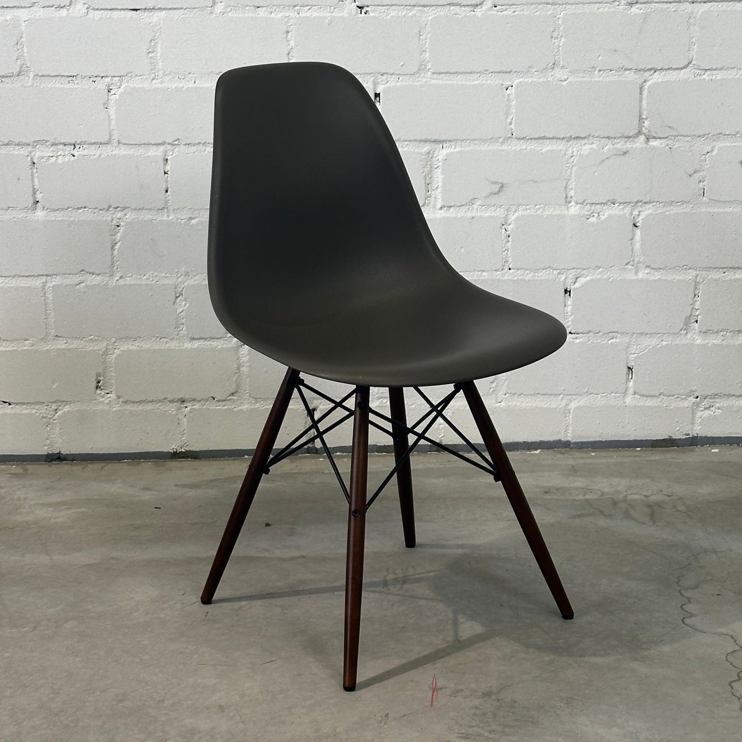 Vitra Eames Plastic Side Chair DSW granitgrau