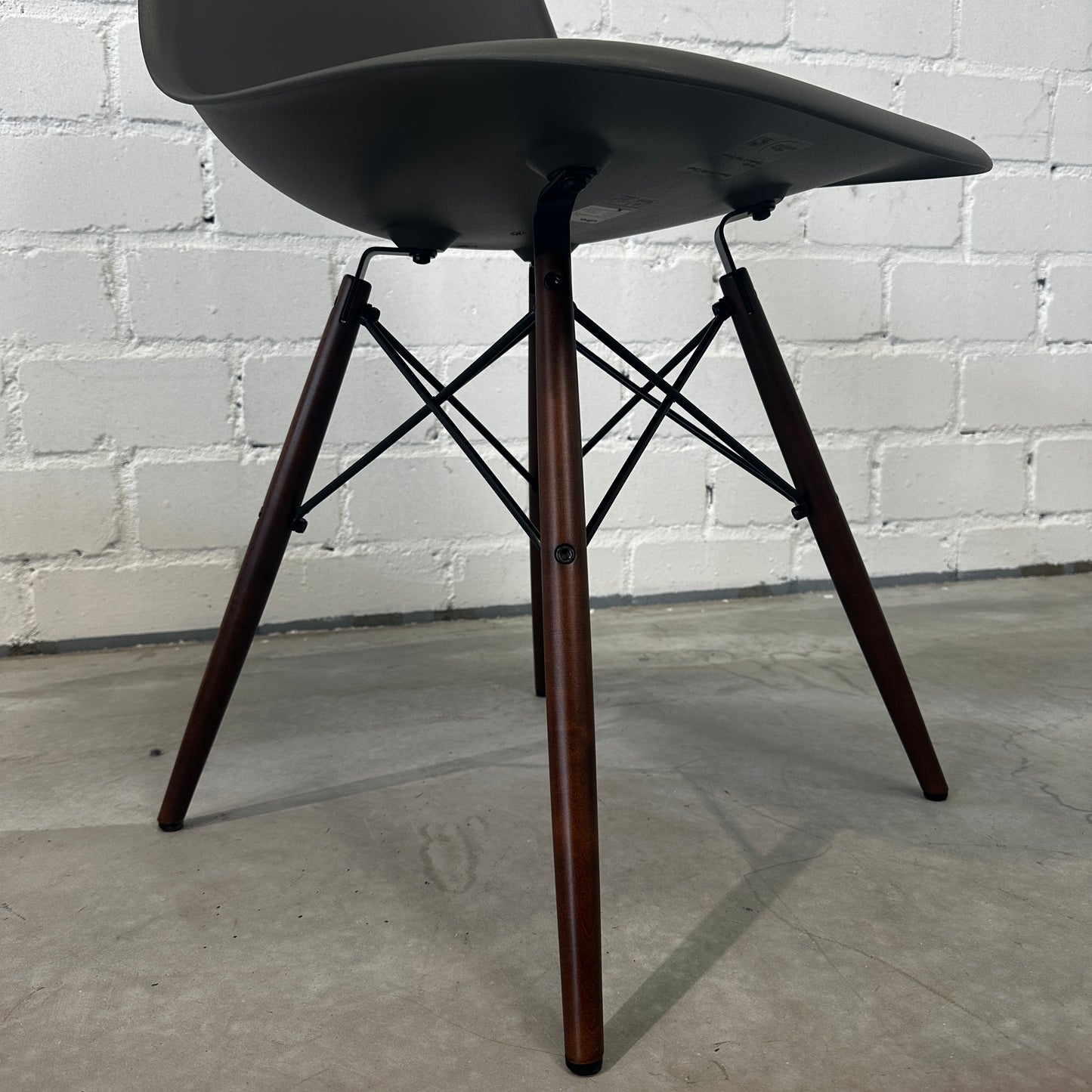 Vitra Eames Plastic Side Chair DSW granitgrau