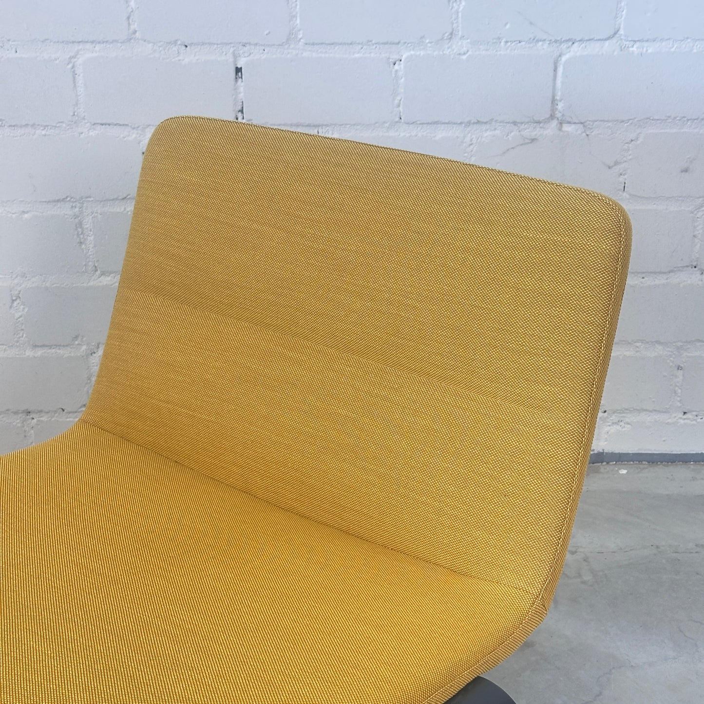 Brunner Loungesessel A-Lounge gelb/schwarz