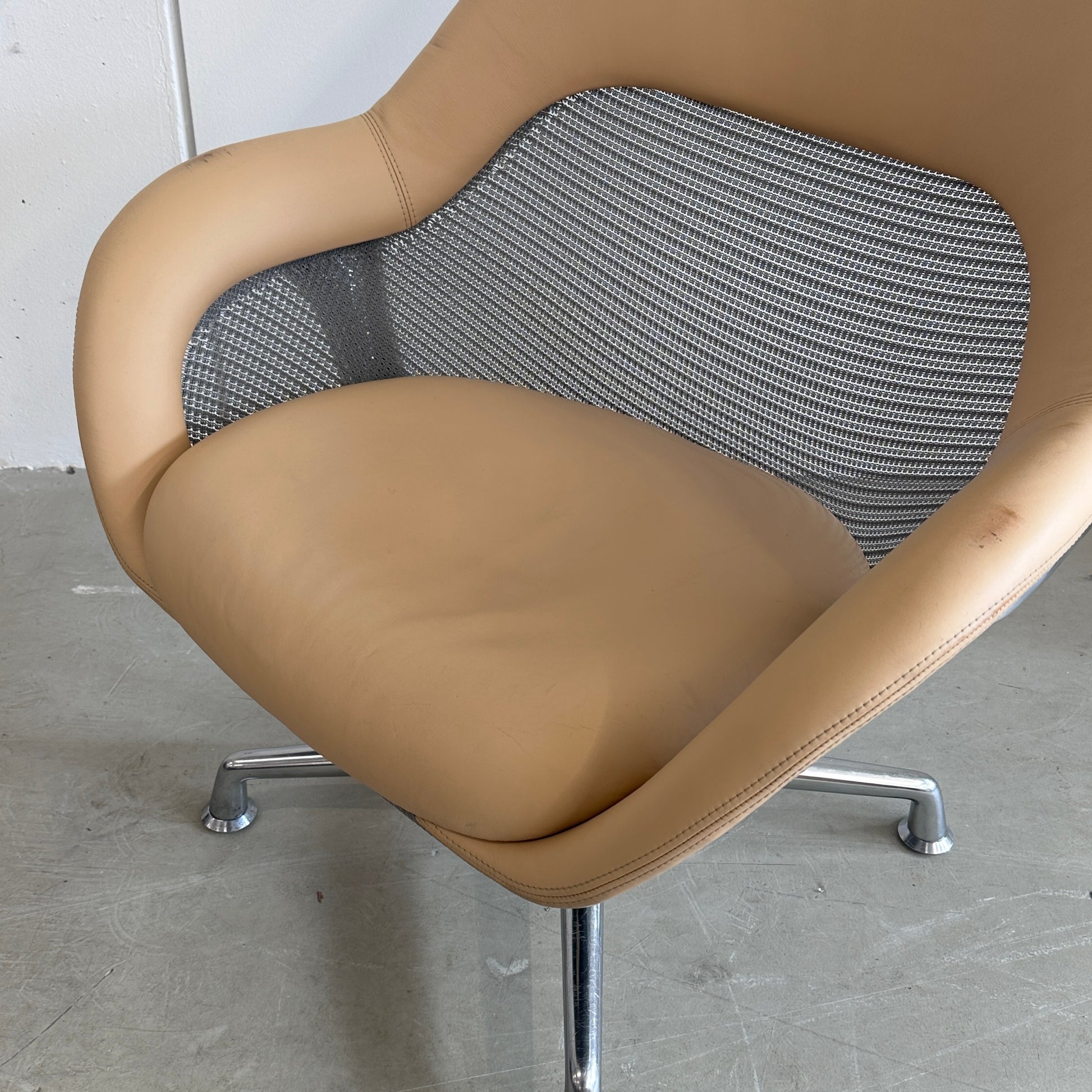 Coalesse SW_1 Lounge & Conference Chair Leder [AKTION -1.000€]