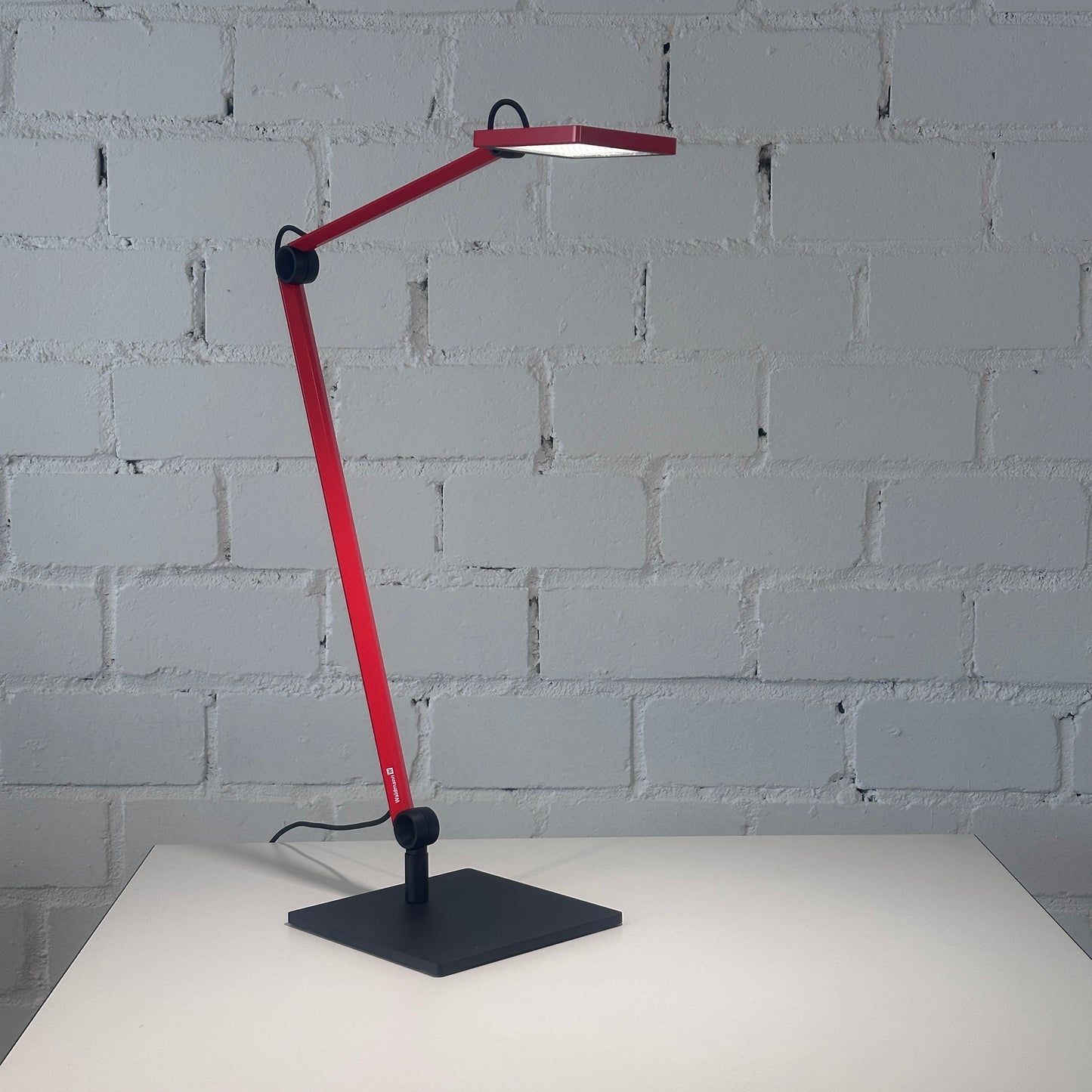 Waldmann PARA.MI Schreibtischleuchte rot inkl. Standfuß
