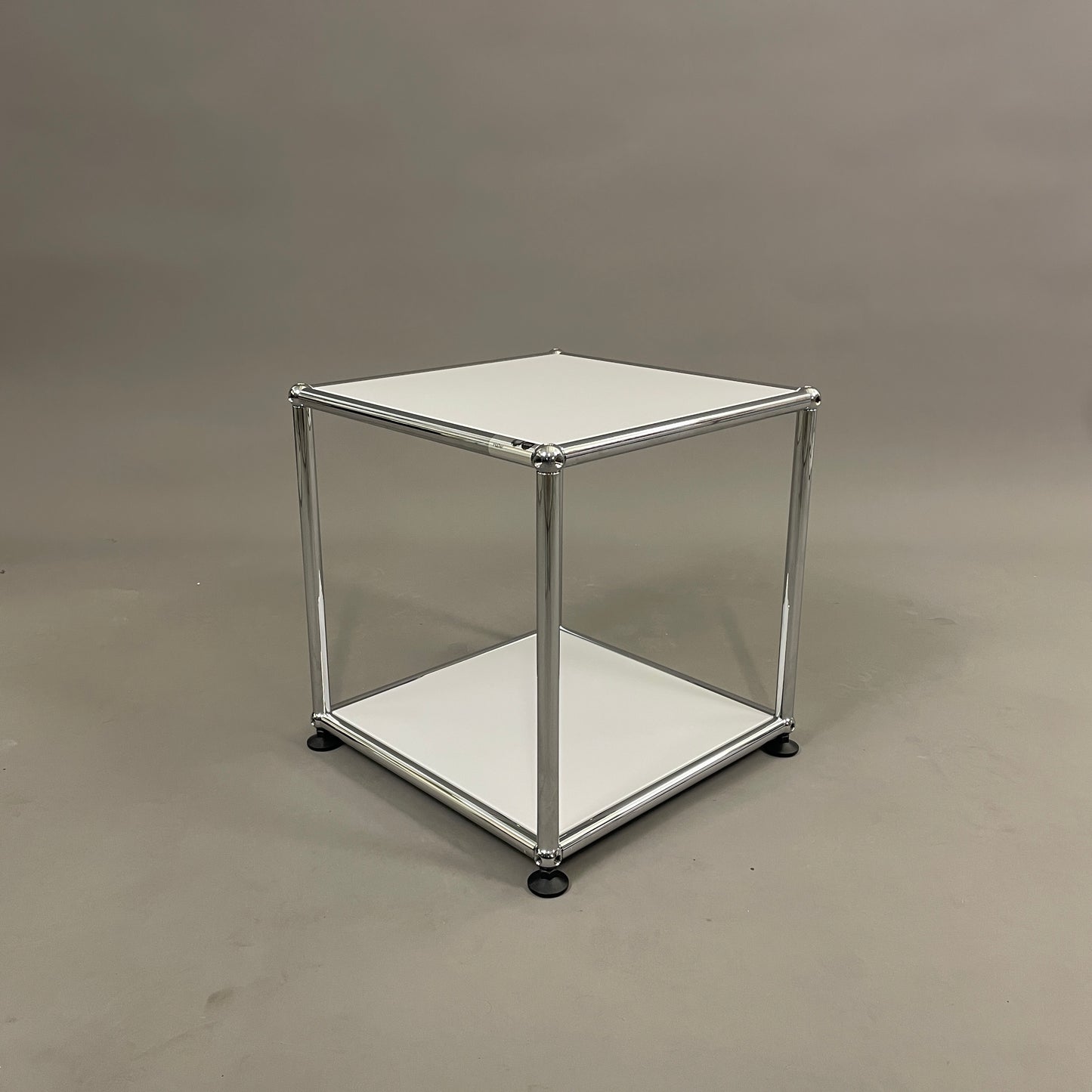 USM Haller Beistelltisch 35x35 cm [versch. Farben]