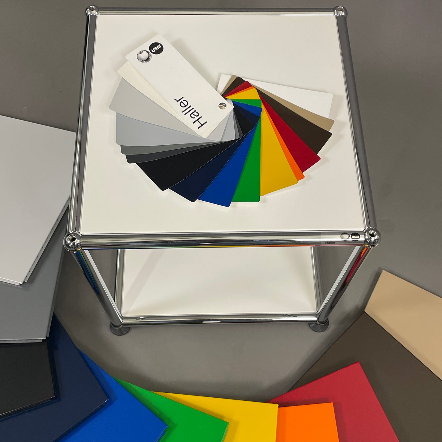 USM Haller Beistelltisch 35x35 cm [versch. Farben]