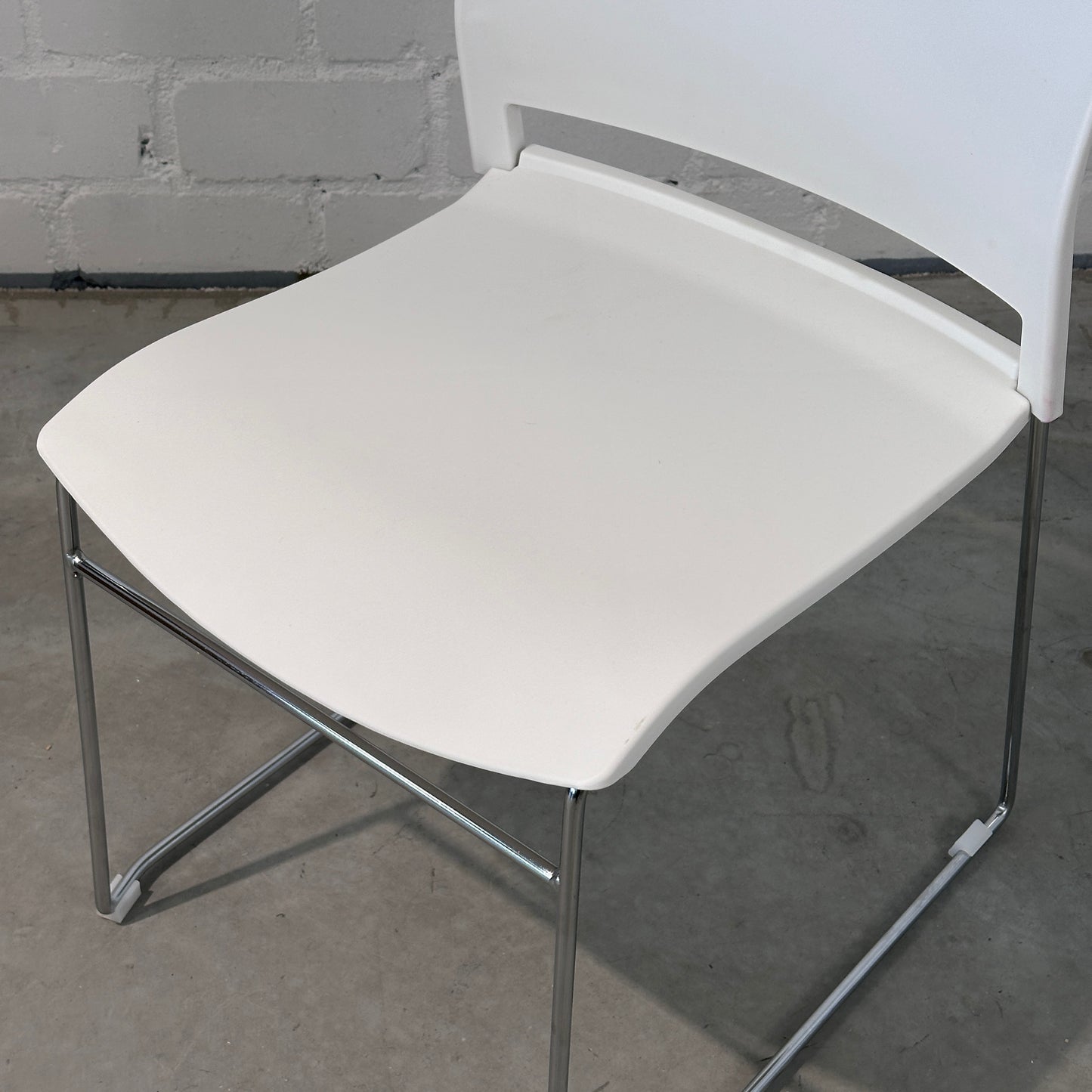 Stapelstuhl weiß/Chrom [SONDERPOSTEN NEUWARE]