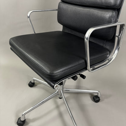 Vitra EA 219 Leder schwarz