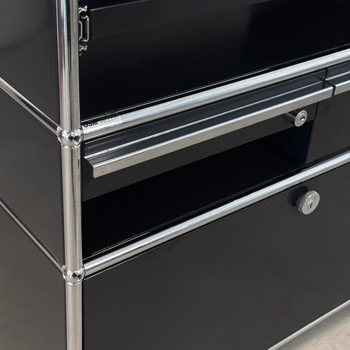 USM Haller Kaffeebar mit 2 Schubladen schwarz