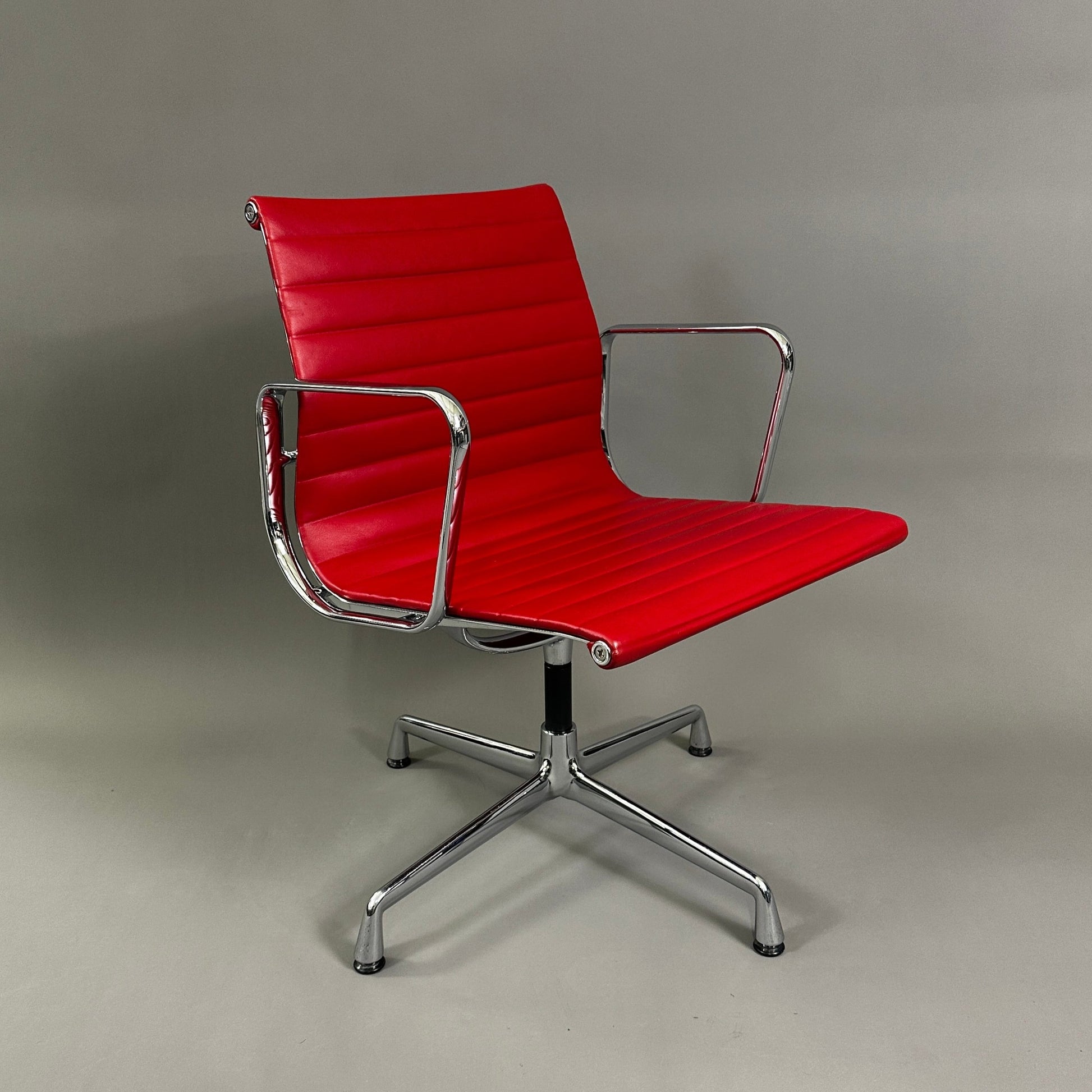 Vitra EA 108 gebraucht