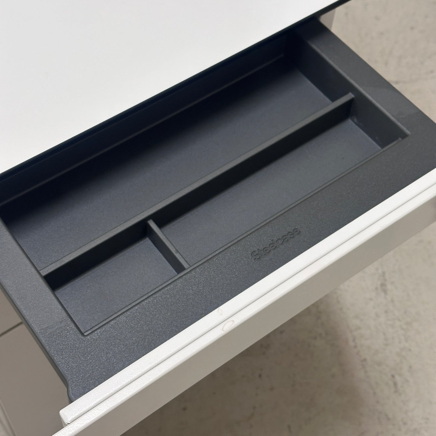Steelcase Rollcontainer 3 Schubladen weiß