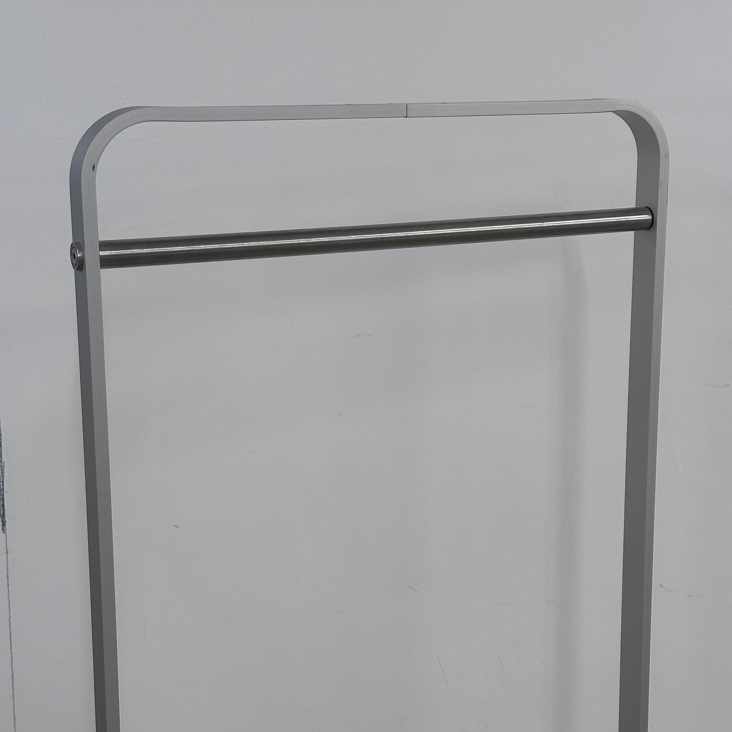 Helit Norman Foster Garderobe groß