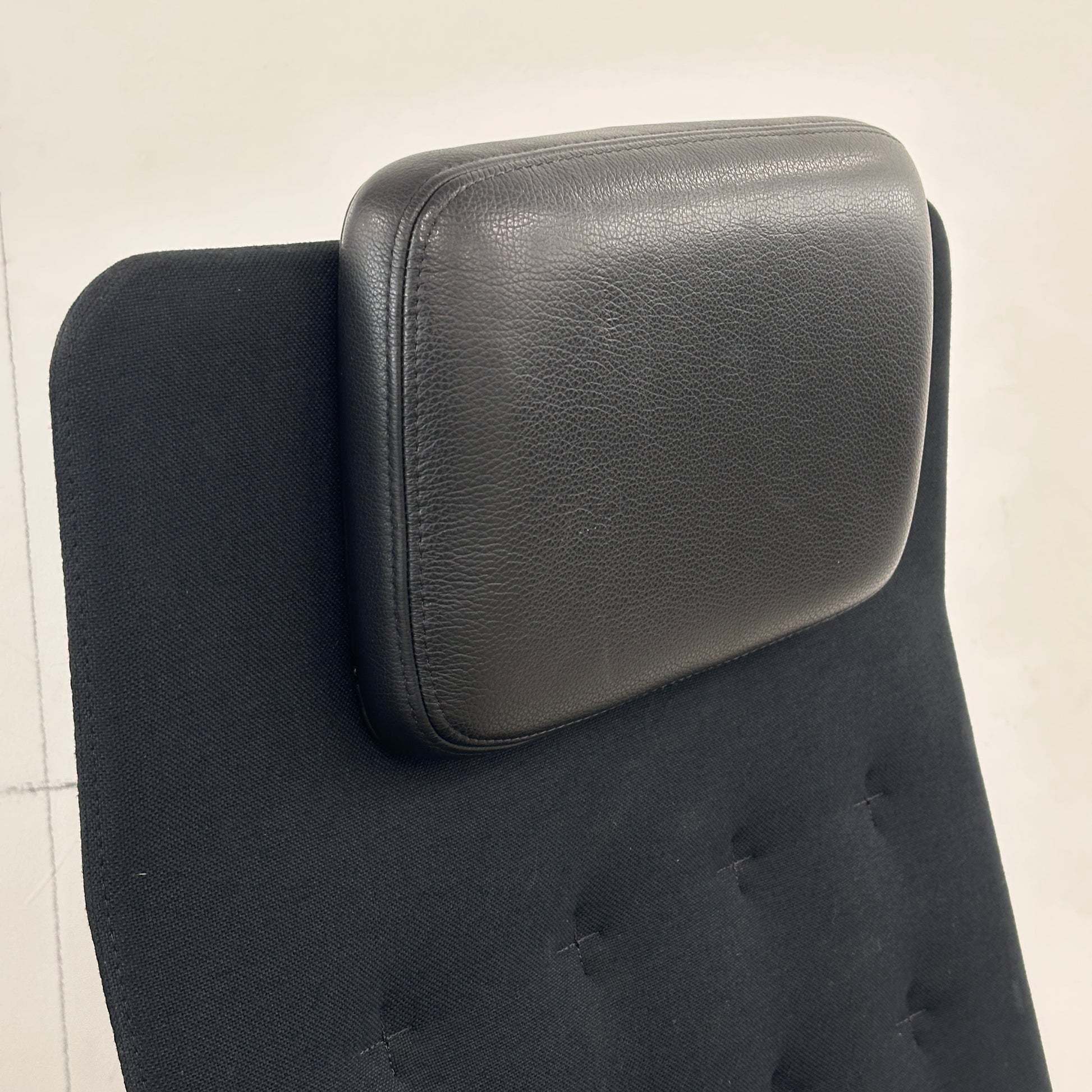 Vitra ID Trim L mit Kopfstütze (ohne Armlehnen)
