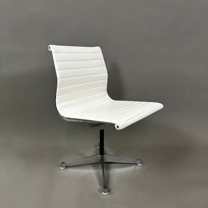 Vitra EA 101 Leder (nicht drehbar)