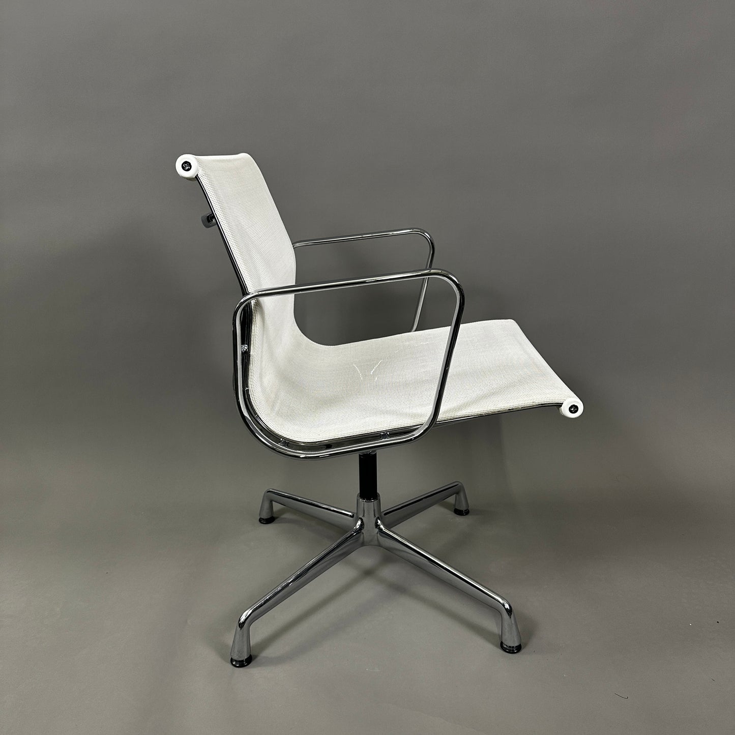 Vitra EA 108 Netz (drehbar)