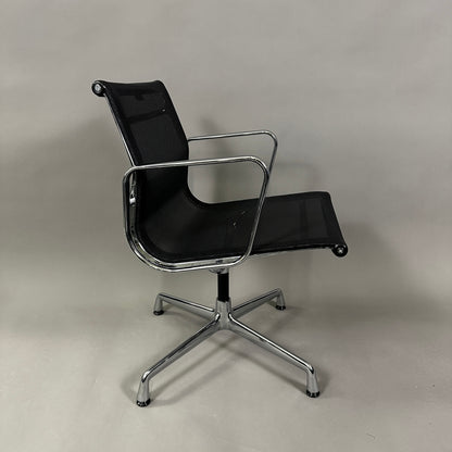 Vitra EA 108 Netz schwarz (drehbar)