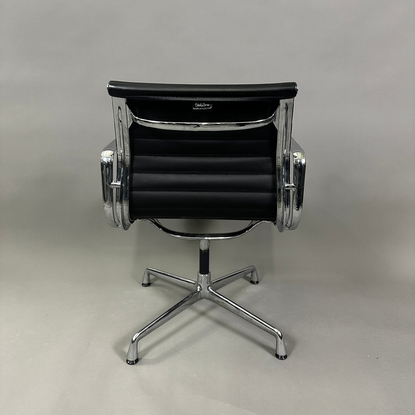 Vitra EA 108 Leder schwarz (drehbar)