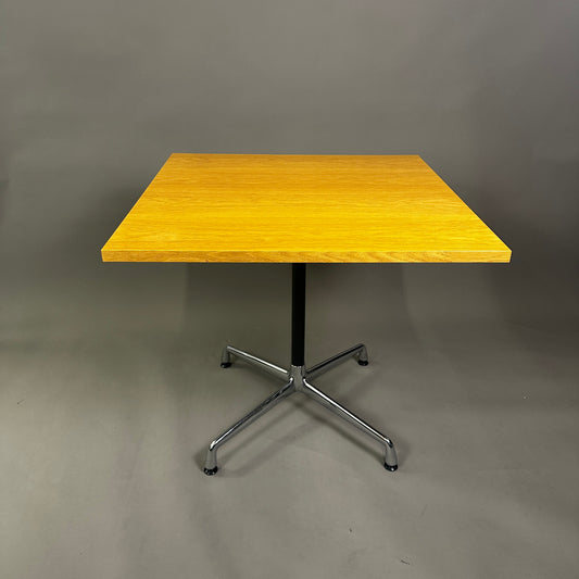 Vitra Besprechungstisch Segmented Table Eiche 80x80cm