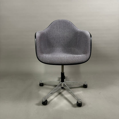 Vitra PACC Plastic Arm Chair grau