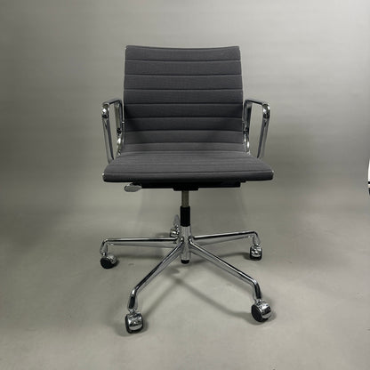 Vitra EA 117 Hopsak grau