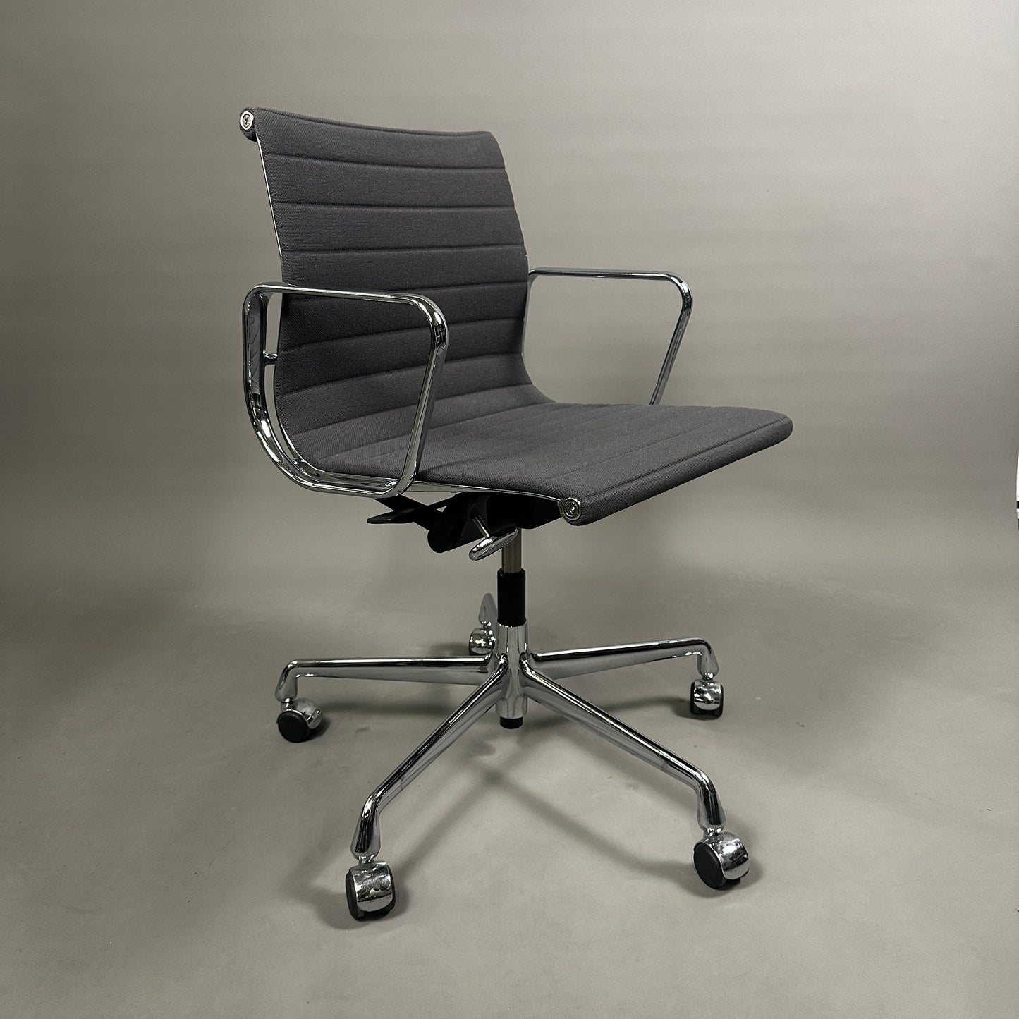 Vitra EA 117 Hopsak grau