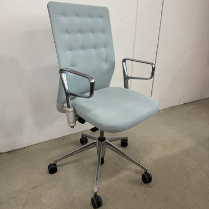 Vitra ID Trim hellblau