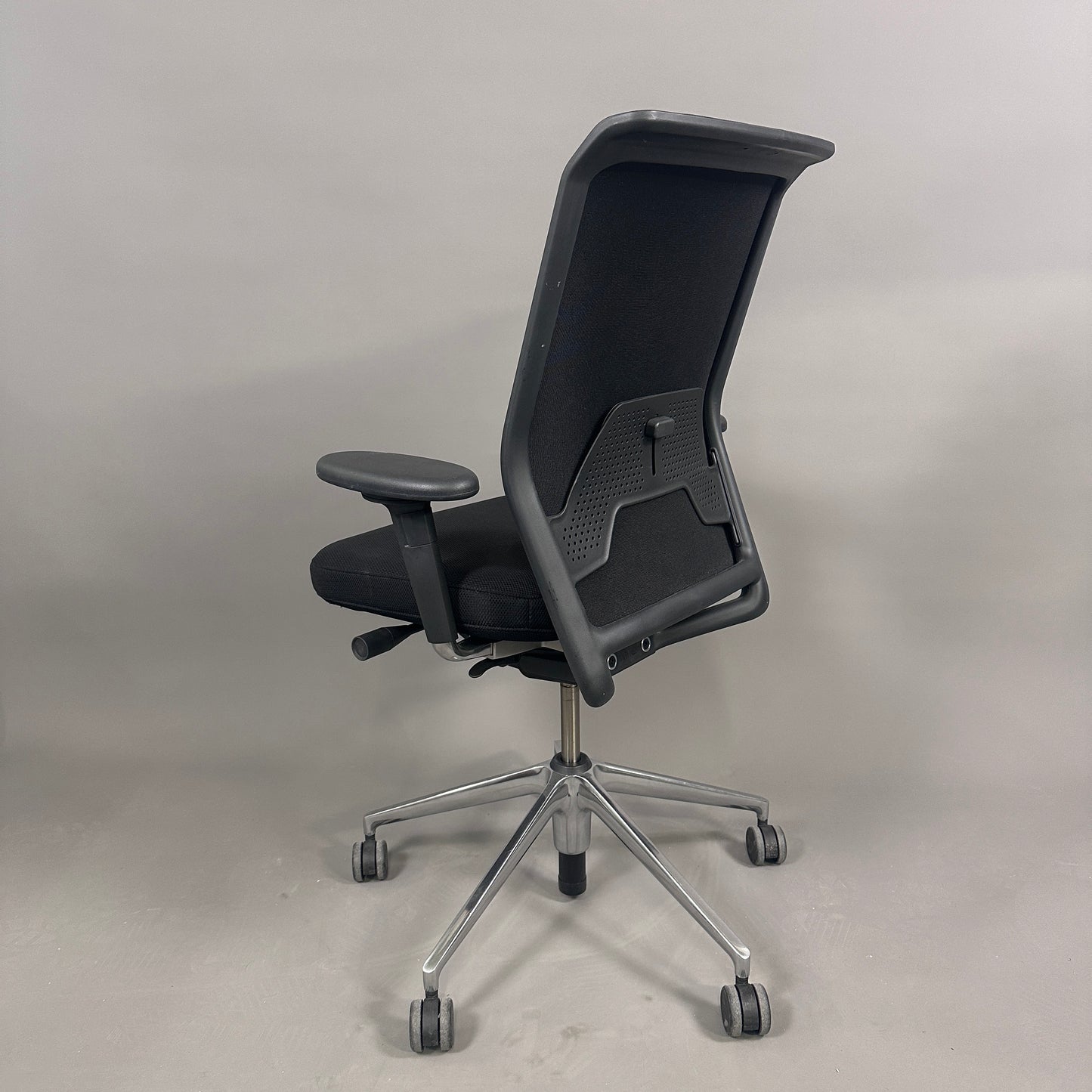 Vitra ID Mesh schwarz / chrom