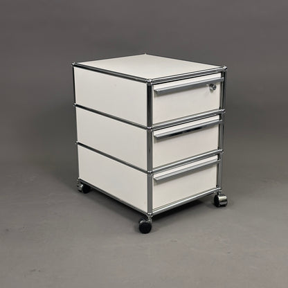USM Haller Rollcontainer weiß (3 Auszüge) mit Rückpanelen