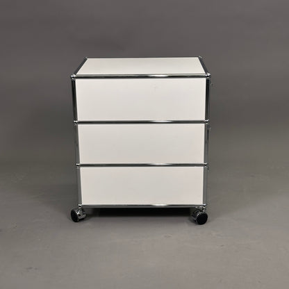 USM Haller Rollcontainer weiß (3 Auszüge) mit Rückpanelen