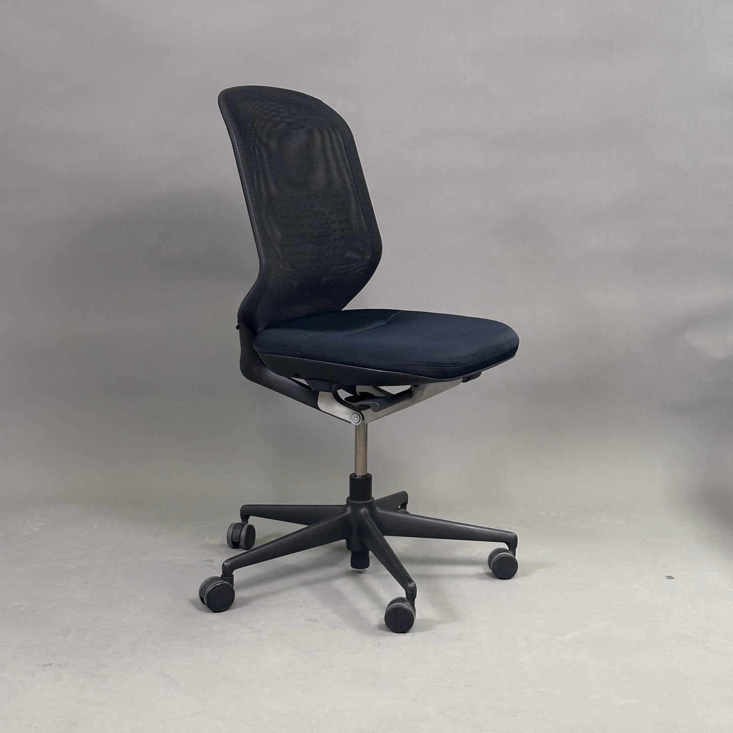 Vitra Meda Pro (ohne Armlehnen) [AKTION -50%]