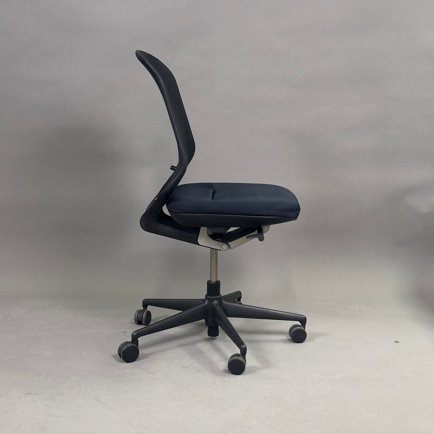 Vitra Meda Pro (ohne Armlehnen) [AKTION -50%]