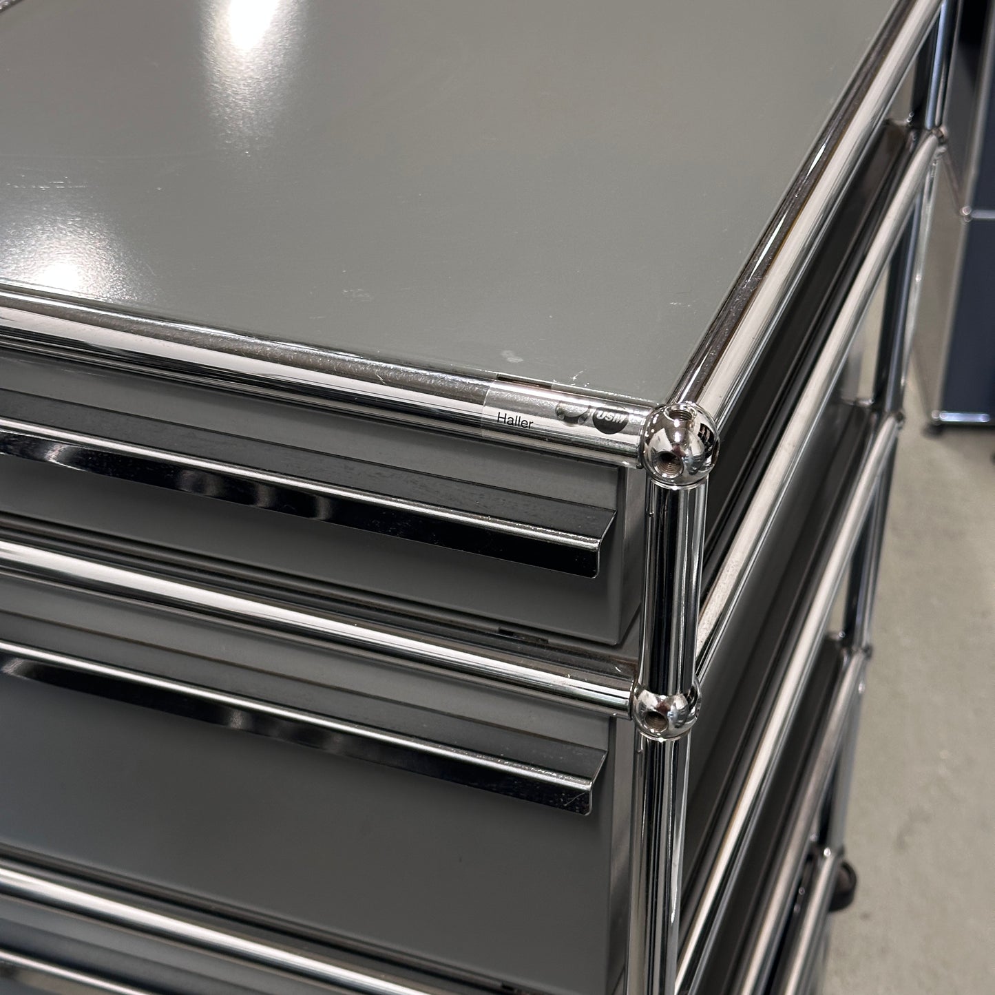 USM Haller Standcontainer Mittelgrau 4 Schubladen [AKTION -20%]
