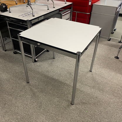 USM Haller Tisch 75x75cm perlgrau/weiß