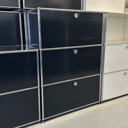 USM Haller Highboard schwarz (3 Klappen)