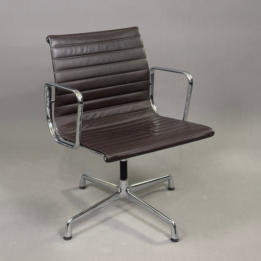 Vitra EA 108 Leder braun (drehbar)