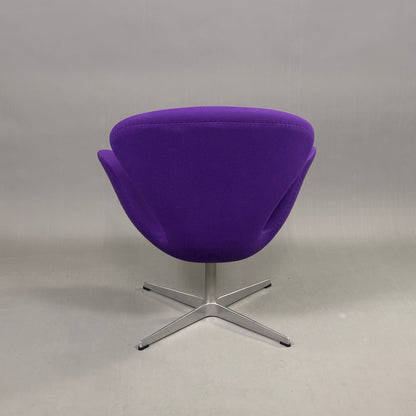 Fritz Hansen Swan Chair Lila