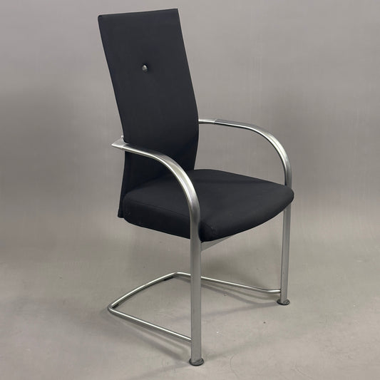 Fritz Hansen Freischwinger Spin schwarz chrom