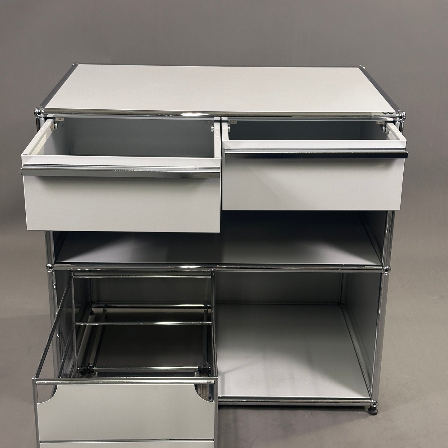 USM Haller Sideboard 1x2 lichtgrau