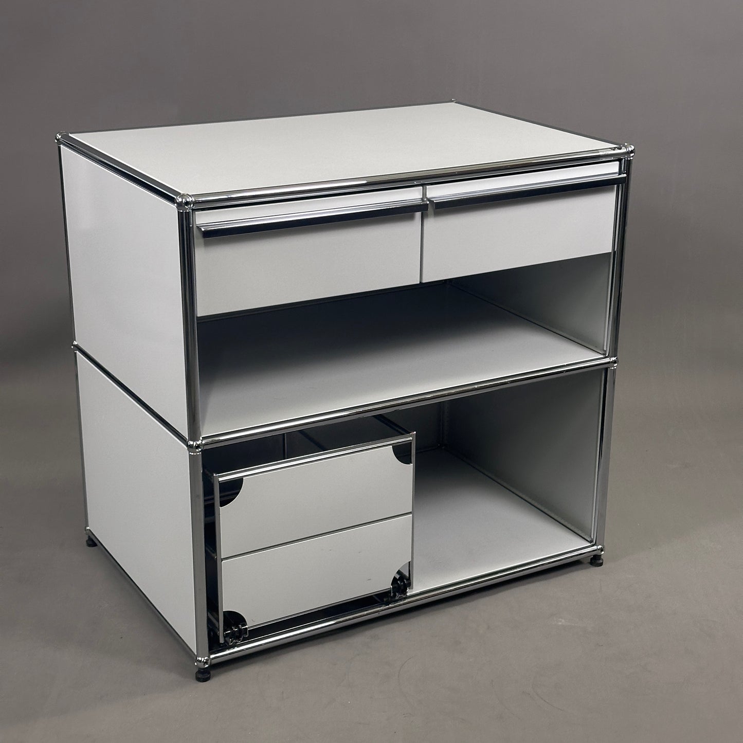 USM Haller Sideboard 1x2 lichtgrau