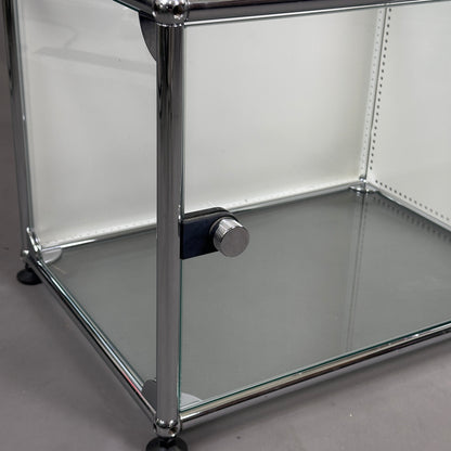 USM Haller Highboard 2x2 weiß/rubinrot/glas