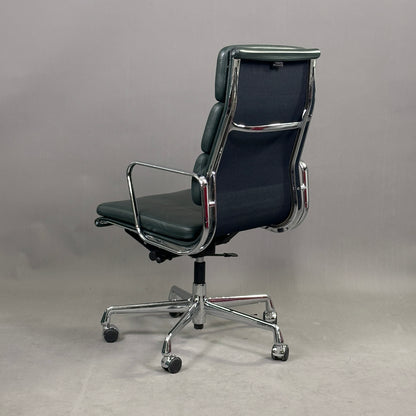 Vitra EA 219 Leder dunkelgrün Chrom