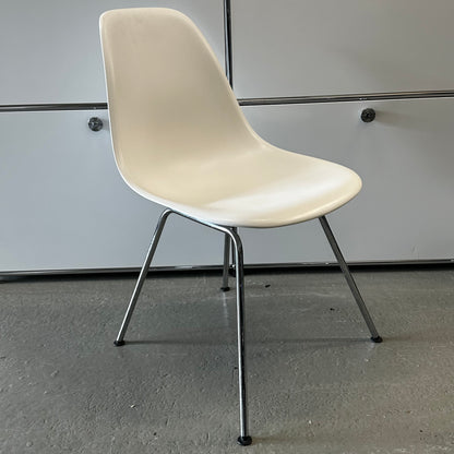 Vitra Plastic Side Chair