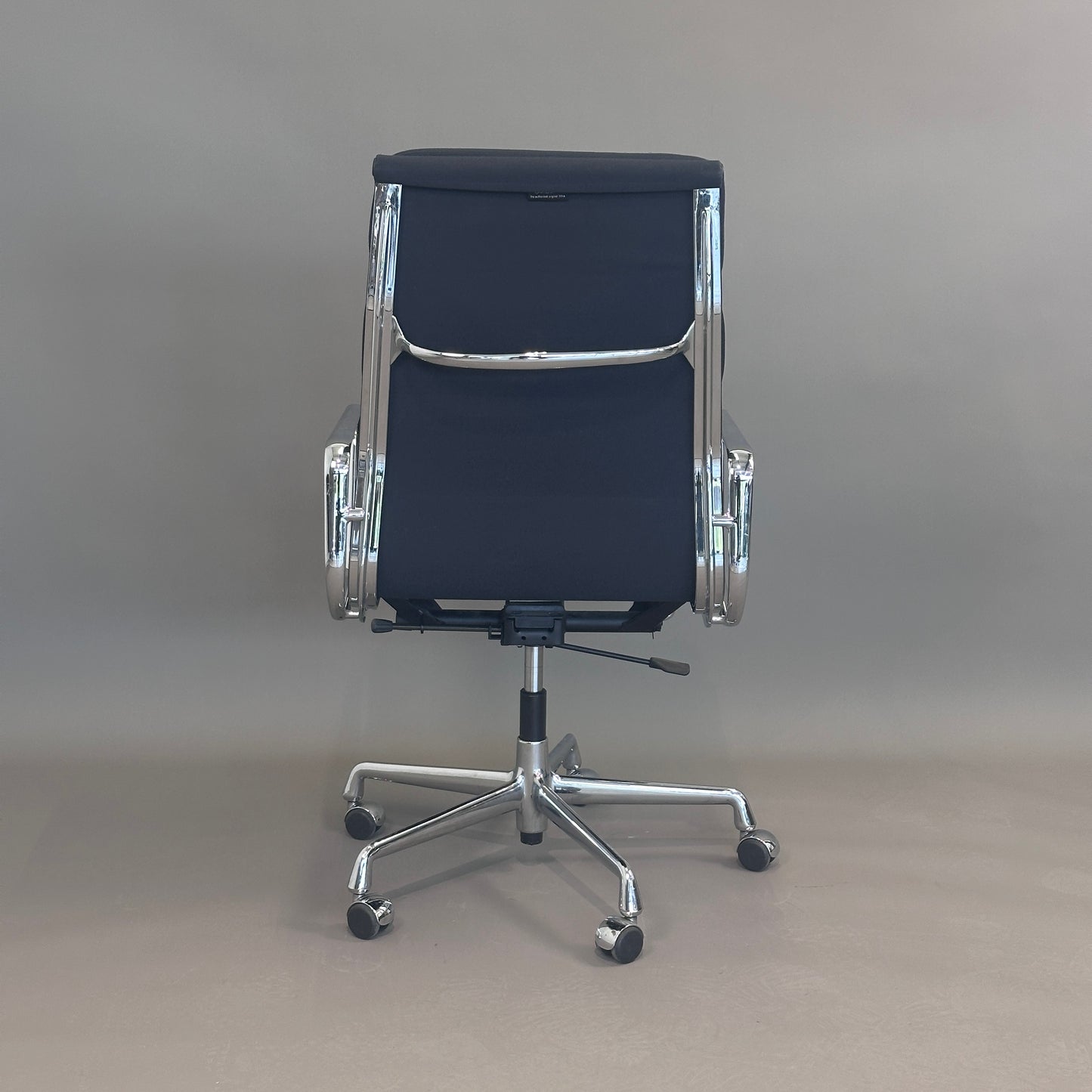 Vitra EA 219 Stoff schwarz Chrom