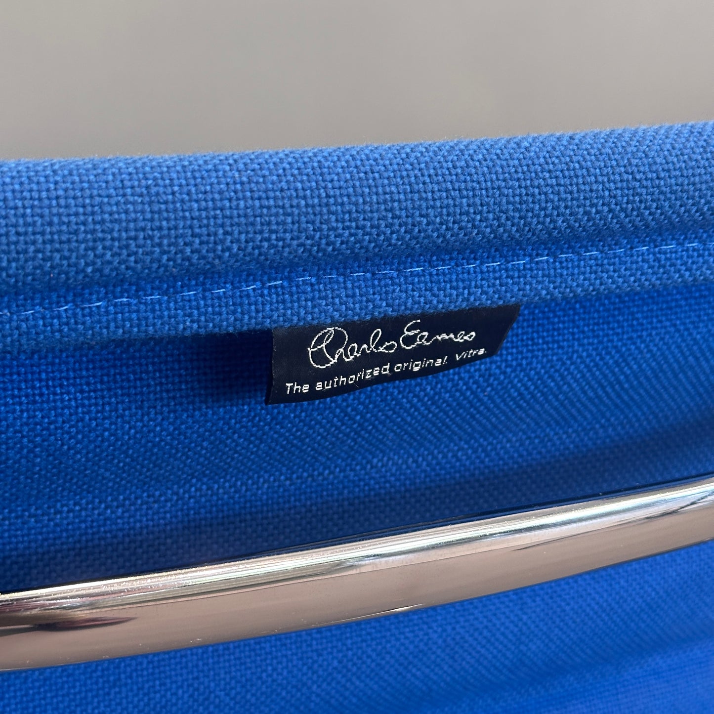 Vitra EA 108 Hopsak blau