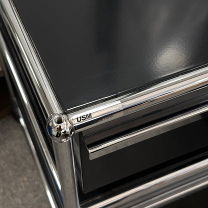 USM Haller Sideboard / Standcontainer schwarz 4 Schubladen