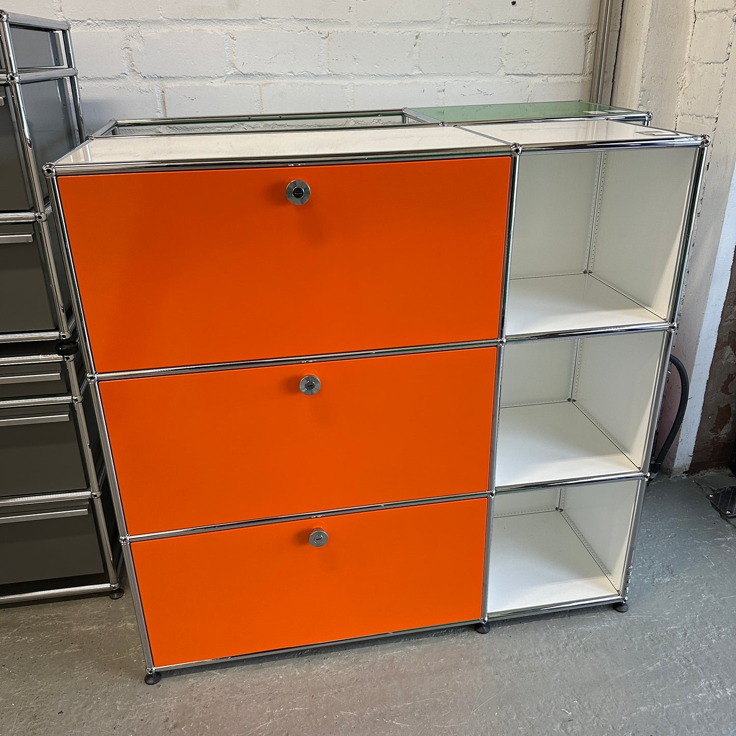 USM Haller Highboard 2x3 weiß/orange